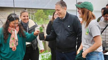 Gray dijo presente en la celebración de "El Puente Verde"