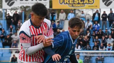 Los Andes volvió a perder y se alejó del reducido