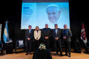 Entrevistando a Francisco: reconocidos periodistas relataron en la UNLa cómo fue dialogar con el Papa