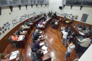 Luminarias y programas escolares: los temas polémicos  de una nueva sesión
