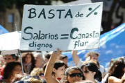 Los salarios volverán a perder en agosto y se profundiza la crisis de ingresos