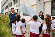 Julián Álvarez acompañó el inicio de clases en una escuela municipal bilingüe