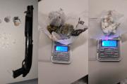 Tres detenidos con cocaína, marihuana y una réplica de escopeta tras una persecución