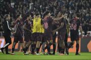 Con polémica, y sobre el final, Lanús se quedó con el clásico del sur