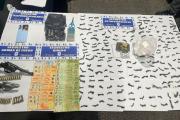 Tres allanamientos en Lanús: dos detenidos, armas y más de 220 dosis de pasta base secuestradas