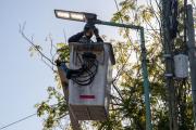 Avanza el cambio de luminarias en diferentes barrios del distrito