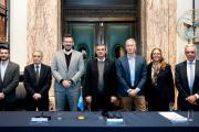 La banca pública bonaerense firmó acuerdos de cooperación con entidades de Uruguay