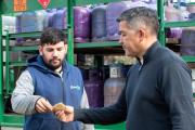 Barrio San Norberto: operativo de recarga de garrafas