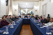 Kreplak fue al Senado a bancar los proyectos de salud y recibió críticas por el IOMA