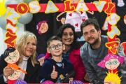 Fabiani y Paula Eichel entregaron anteojos a alumnos de escuelas primarias de Mármol y Adrogué