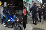 Feroz linchamiento de repartidores a dos motochorros atrapados tras un robo