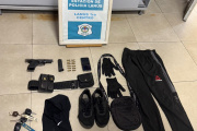 Dos detenidos por robar en una estación de GNC: secuestraron una pistola y la camioneta