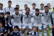 Tristán Suárez empató pero sigue como único líder
