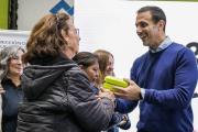 Julián Álvarez entregó anteojos a más de 300 estudiantes de distintas escuelas primarias de adultos