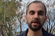 Damián Schiavone cuestionó la tala de un árbol histórico en la Plaza Villa Obrera
