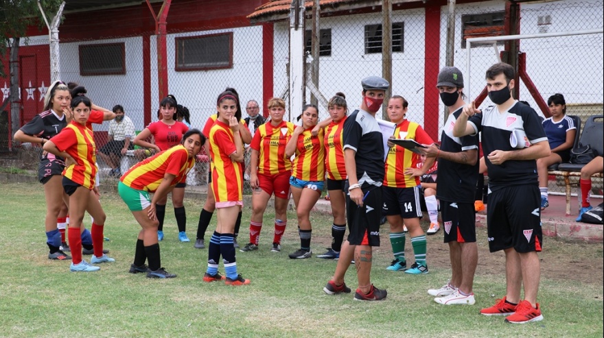 Futbol en Mil Rayitas ::..