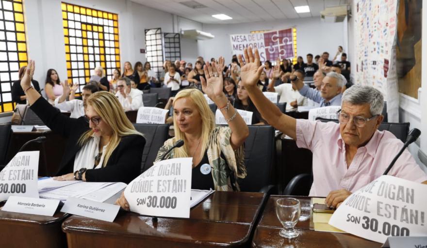 Tensión en el HCD: cruce por la UNLa y retiro de LLA en una sesión atravesada por homenajes a la Memoria