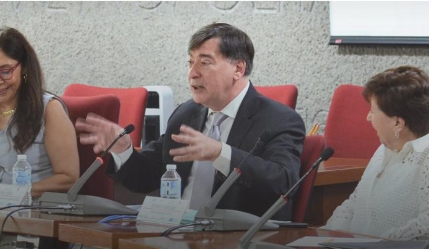 Calzoni advirtió que “todavía no hay una salida” al conflicto universitario