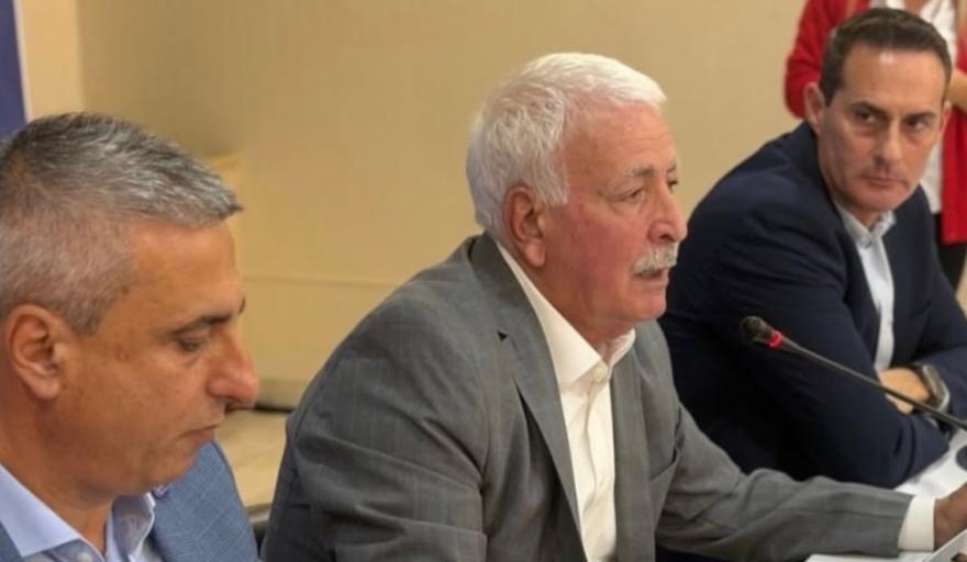 Alberto Kahale renovó la advertencia por la caída de las ventas y el cierre de locales