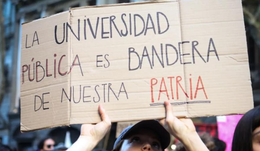 Universidades aguardan la actualización de salarios y becas mientras continúa el reclamo